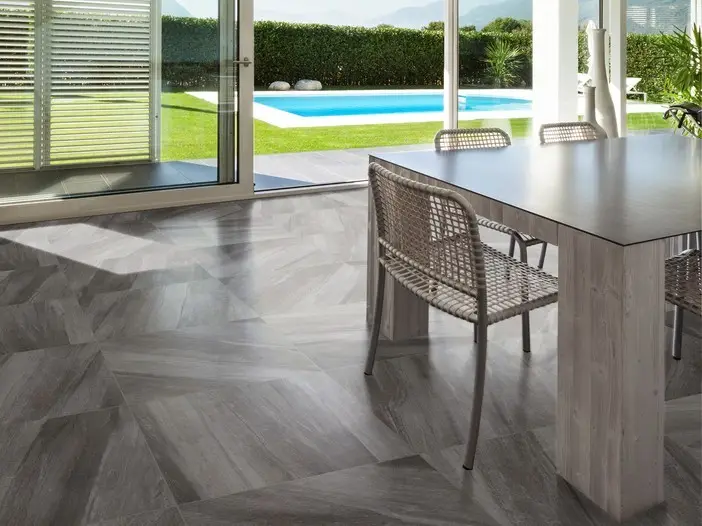 Интерьер Emigres Flandes