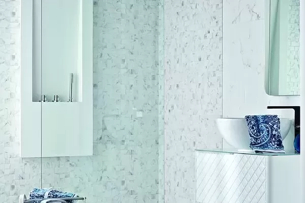 Porcelanosa Marmol Carrara